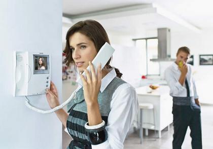 видеодомофоны в квартиру, электромеханический замок на входную дверь купить